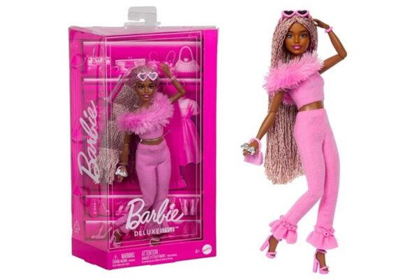 Barbie Deluxe Style lalka w różowym stroju HYV28